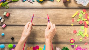 Loisirs créatifs tendance : ce qu’il faut essayer en 2026